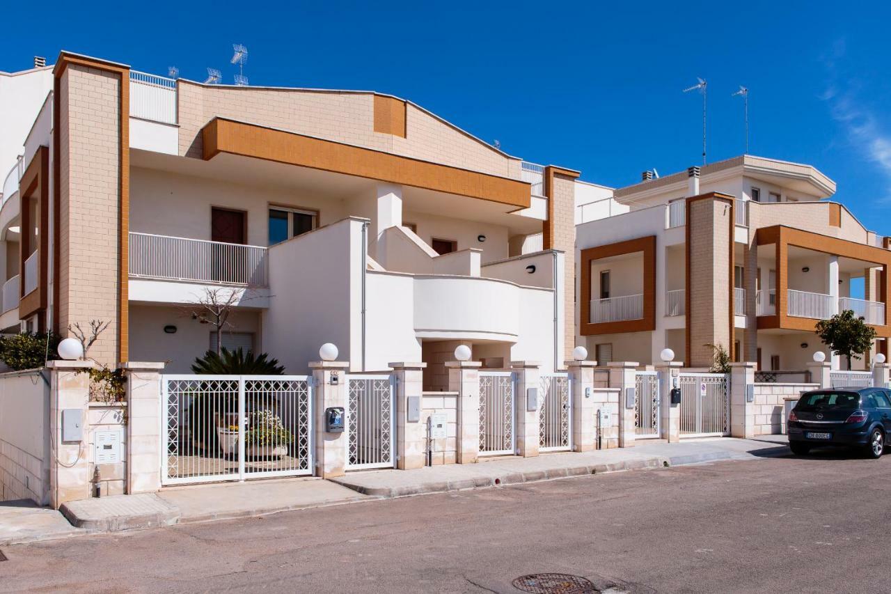 Complesso Casamica Villa Парабита Екстериор снимка