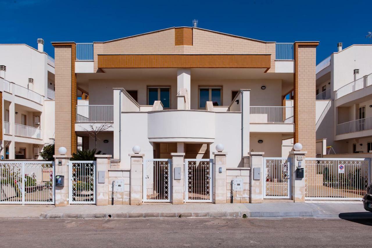 Complesso Casamica Villa Парабита Екстериор снимка