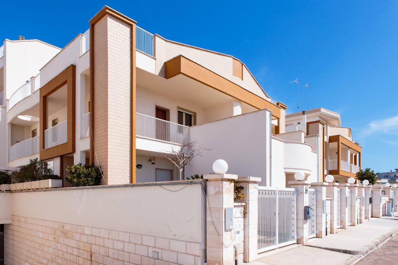 Complesso Casamica Villa Парабита Екстериор снимка